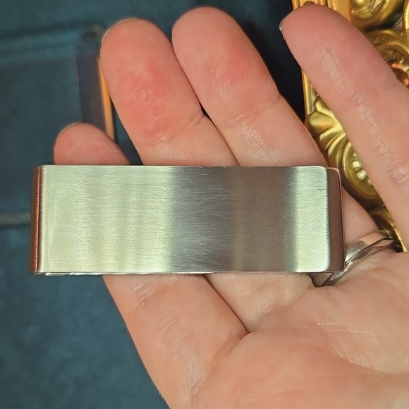 Sleek Silver and Black Money Clip Accessory Brand New - Picture 3 of 6